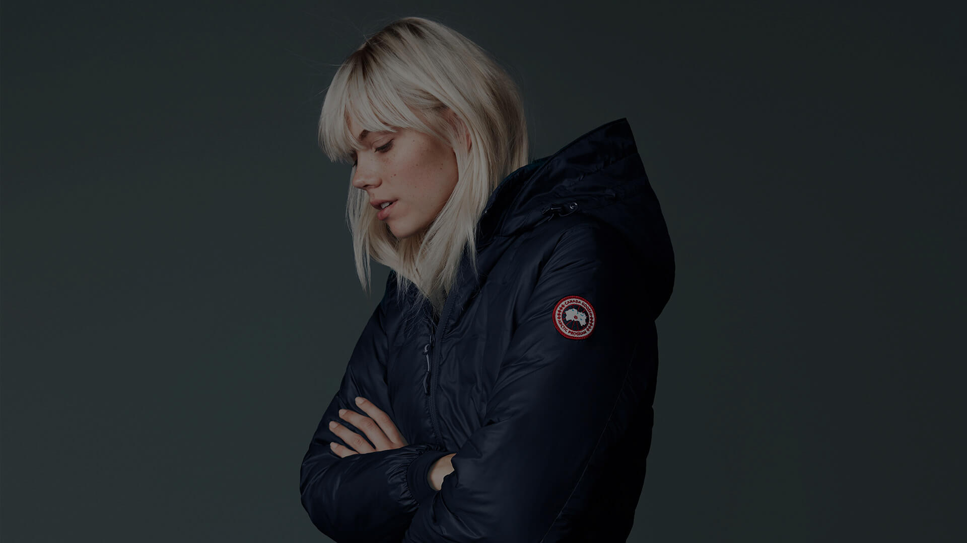 Escritorio y auriculares